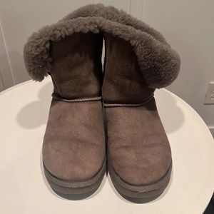 Classic UGG Bailey Button II Stormy Gray boots